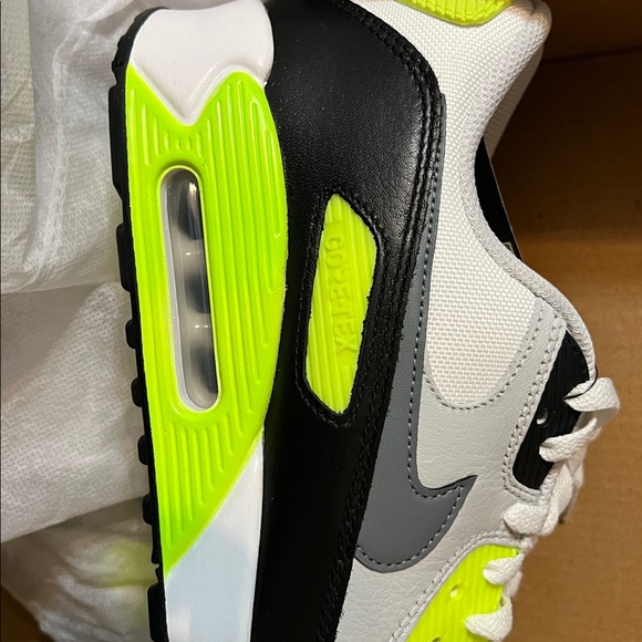 Nike shoes - Picture 5 of 6